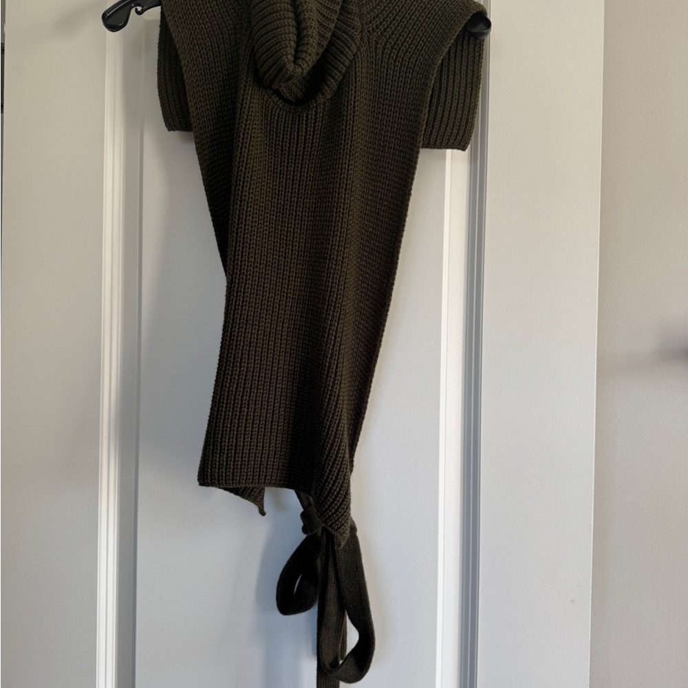 Green Cowl Neck Sweater with Turtleneck Design